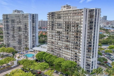 Купить кондоминиум в Авентура, Флорида 2 спальни, 93.37м2, № 1951566 - фото 1