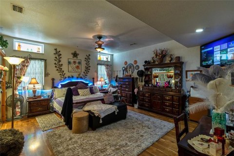 House in Spring Hill, Florida 3 bedrooms, 270.53 sq.m. № 1758040 - photo 23