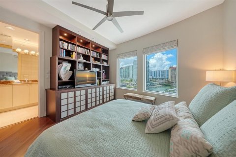 Condo in Sarasota, Florida, 3 bedrooms  № 1798522 - photo 21