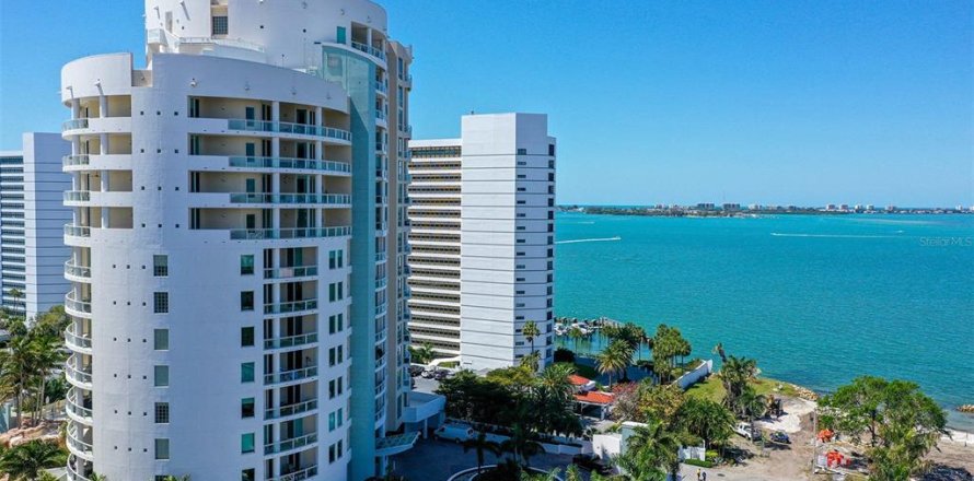 Condo in Sarasota, Florida, 3 bedrooms № 1798522