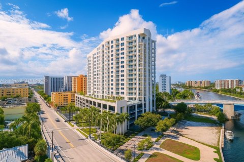 Copropriété à vendre à Miami, Floride: 2 chambres, 80.55 m2 № 2414247 - photo 3