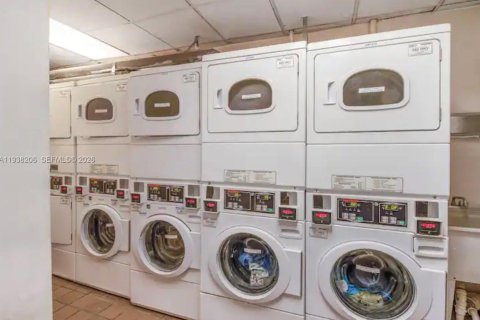 Copropriété à vendre à Miami Beach, Floride: 41.81 m2 № 1995941 - photo 18