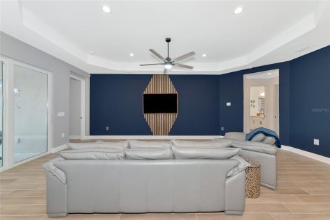 House in Sarasota, Florida 3 bedrooms, 191.75 sq.m. № 1801559 - photo 8