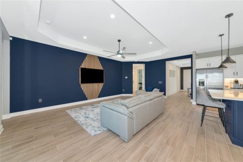 House in Sarasota, Florida 3 bedrooms, 191.75 sq.m. № 1801559 - photo 9