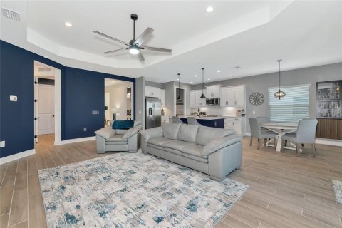 House in Sarasota, Florida 3 bedrooms, 191.75 sq.m. № 1801559 - photo 11