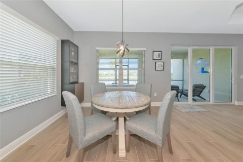 House in Sarasota, Florida 3 bedrooms, 191.75 sq.m. № 1801559 - photo 21