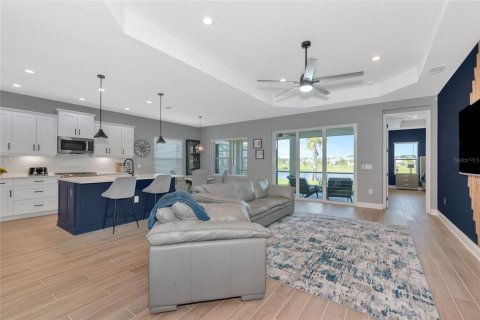 House in Sarasota, Florida 3 bedrooms, 191.75 sq.m. № 1801559 - photo 6