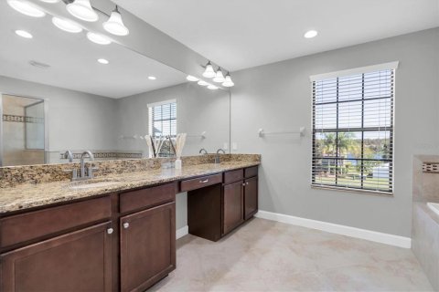 Casa en venta en Trinity, Florida, 6 dormitorios, 344.76 m2 № 1413115 - foto 28