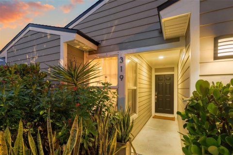 House in Sarasota, Florida 3 bedrooms, 123.37 sq.m. № 2199375