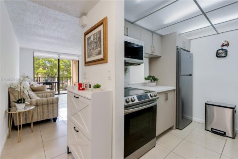 Condominio en venta en Miami, Florida, 2 dormitorios, 84.17 m2 № 1979470 - foto 1