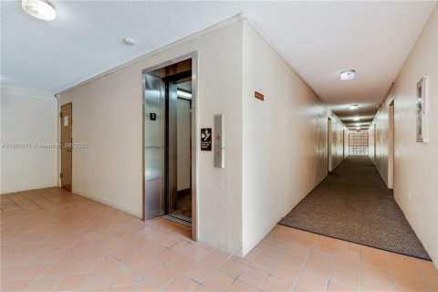 Condominio en venta en Miami, Florida, 2 dormitorios, 84.17 m2 № 1979470 - foto 19