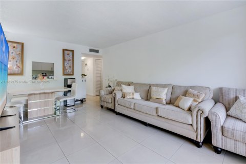 Condominio en venta en Miami, Florida, 2 dormitorios, 84.17 m2 № 1979470 - foto 4