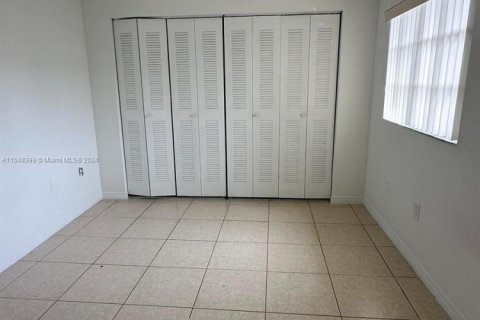 House in Miami, Florida 3 bedrooms, 110.55 sq.m. № 1985370 - photo 23