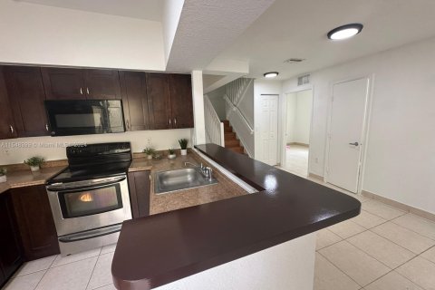 House in Miami, Florida 3 bedrooms, 110.55 sq.m. № 1985370 - photo 5