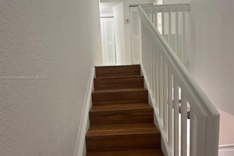 House in Miami, Florida 3 bedrooms, 110.55 sq.m. № 1985370 - photo 10