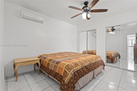 Condominio en venta en Hialeah, Florida, 2 dormitorios, 80.45 m2 № 2004347 - foto 19