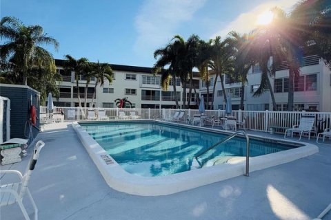 Condominio en venta en Pompano Beach, Florida, 2 dormitorios, 92.9 m2 № 2175432 - foto 29