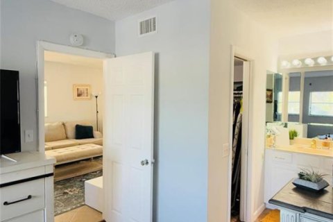 Condominio en venta en Pompano Beach, Florida, 2 dormitorios, 92.9 m2 № 2175432 - foto 19