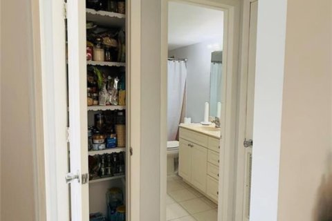 Condominio en venta en Pompano Beach, Florida, 2 dormitorios, 92.9 m2 № 2175432 - foto 24