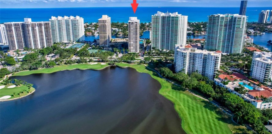 Кондоминиум с 2 спальнями в Авентура, Флорида в LANDMARK № 2063529