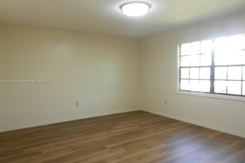 House in Homestead, Florida 5 bedrooms, 315.03 sq.m. № 1633583 - photo 25