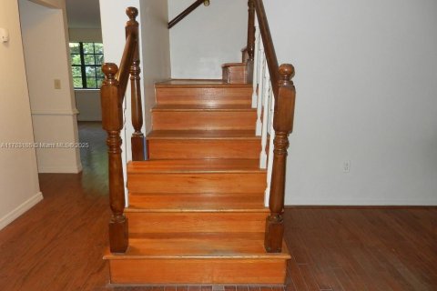 House in Homestead, Florida 5 bedrooms, 315.03 sq.m. № 1633583 - photo 18