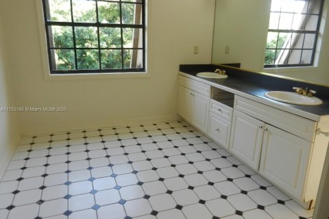 House in Homestead, Florida 5 bedrooms, 315.03 sq.m. № 1633583 - photo 23