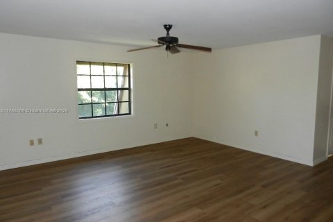 House in Homestead, Florida 5 bedrooms, 315.03 sq.m. № 1633583 - photo 21