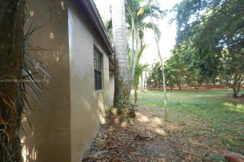 House in Homestead, Florida 5 bedrooms, 315.03 sq.m. № 1633583 - photo 3
