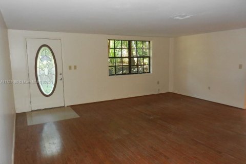 House in Homestead, Florida 5 bedrooms, 315.03 sq.m. № 1633583 - photo 9