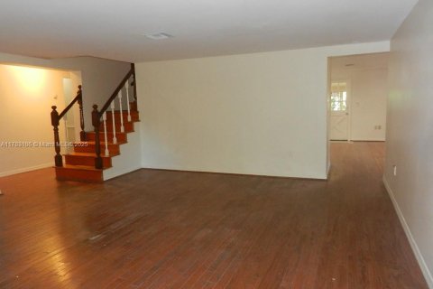 House in Homestead, Florida 5 bedrooms, 315.03 sq.m. № 1633583 - photo 10