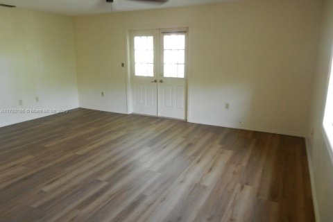 House in Homestead, Florida 5 bedrooms, 315.03 sq.m. № 1633583 - photo 20