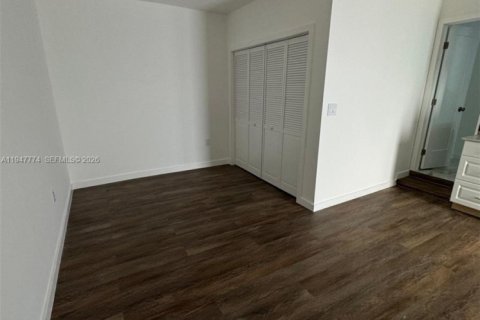 Снять в аренду коммерческую недвижимость в Майами, Флорида 161.37м2, № 2003816 - фото 4