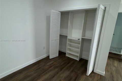 Снять в аренду коммерческую недвижимость в Майами, Флорида 161.37м2, № 2003816 - фото 5