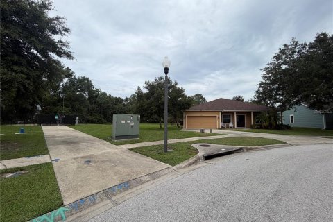 Villa ou maison à vendre à Zephyrhills, Floride: 4 chambres, 193.89 m2 № 2234399 - photo 14