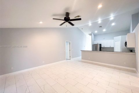 Villa ou maison à vendre à Cape Coral, Floride: 4 chambres, 167.13 m2 № 1999125 - photo 22