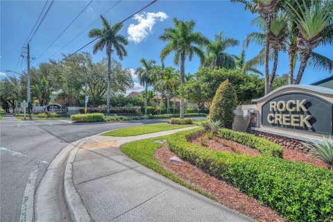 House in Cooper City, Florida 3 bedrooms, 139.54 sq.m. № 1877624 - photo 1