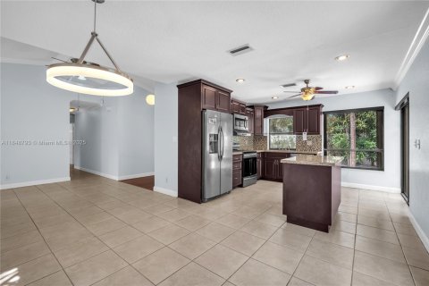 House in Cooper City, Florida 3 bedrooms, 139.54 sq.m. № 1877624 - photo 27