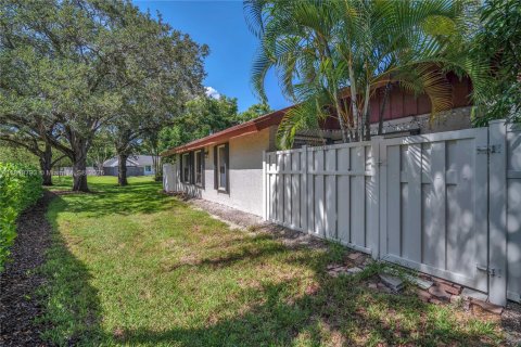 House in Cooper City, Florida 3 bedrooms, 139.54 sq.m. № 1877624 - photo 18