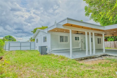 Casa en venta en Miami, Florida, 3 dormitorios, 100.33 m2 № 2362822 - foto 25