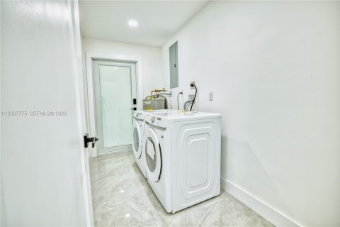 Casa en venta en Miami, Florida, 3 dormitorios, 100.33 m2 № 2362822 - foto 15