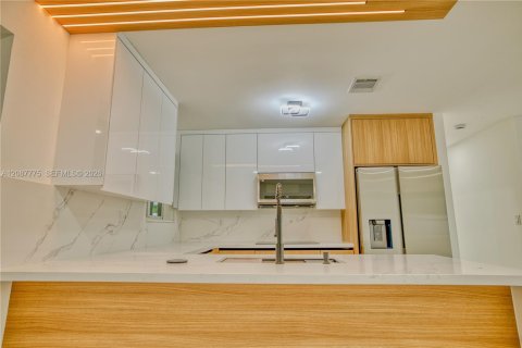 Casa en venta en Miami, Florida, 3 dormitorios, 100.33 m2 № 2362822 - foto 5