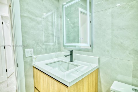 Casa en venta en Miami, Florida, 3 dormitorios, 100.33 m2 № 2362822 - foto 12