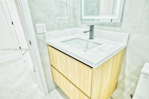Casa en venta en Miami, Florida, 3 dormitorios, 100.33 m2 № 2362822 - foto 14