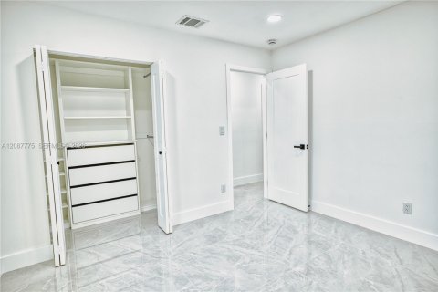 Casa en venta en Miami, Florida, 3 dormitorios, 100.33 m2 № 2362822 - foto 20