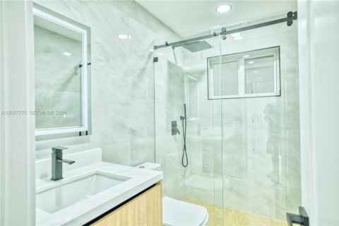 Casa en venta en Miami, Florida, 3 dormitorios, 100.33 m2 № 2362822 - foto 11