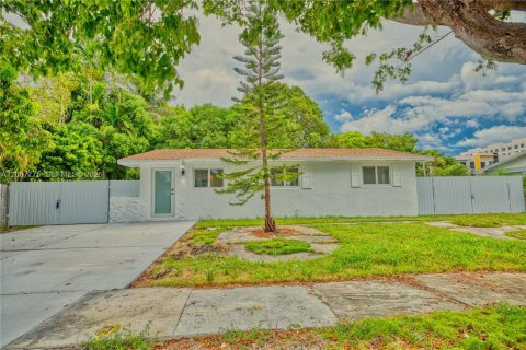 Casa en Miami, Florida 3 dormitorios, 100.33 m2 № 2362822