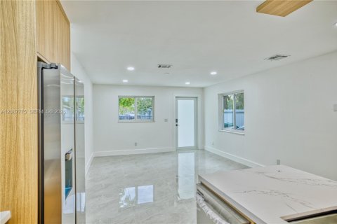 Casa en venta en Miami, Florida, 3 dormitorios, 100.33 m2 № 2362822 - foto 7
