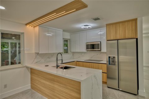 Casa en venta en Miami, Florida, 3 dormitorios, 100.33 m2 № 2362822 - foto 6