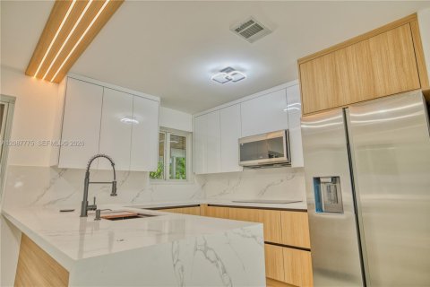 Casa en venta en Miami, Florida, 3 dormitorios, 100.33 m2 № 2362822 - foto 4